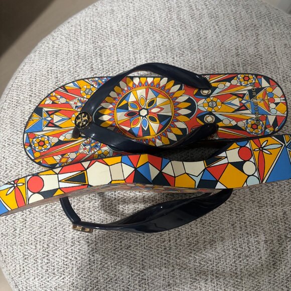 TORY BURCH PSYCHEDELIC GEO PATTERN WEDGE SIZE 9 NEW - Picture 5 of 11